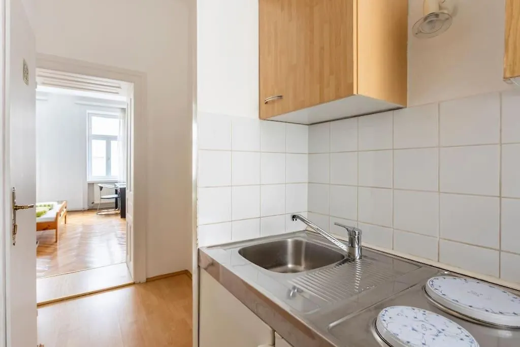 Vintage Living In The Heart Of Vienna. Apartamento