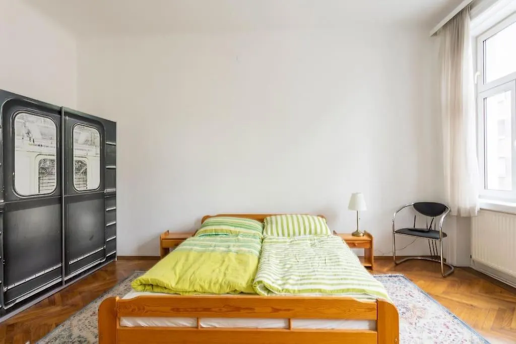 Vintage Living In The Heart Of Vienna.アパートメント ウィーン